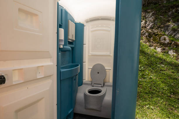 Best Emergency porta potty rental  in Center Hill, FL